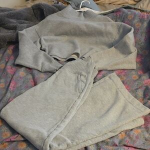ALO Yoga Light Gray Sweatpants and Sweater Set